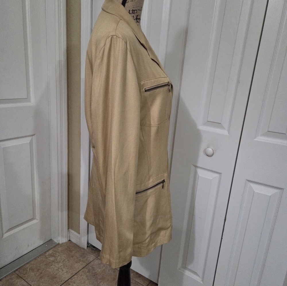 Emanuel Ungaro 100% Silk Tan Blazer with Zipper Pockets Size 8 - Picture 7 of 13
